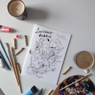 Luovuus kukkii -värityskirja